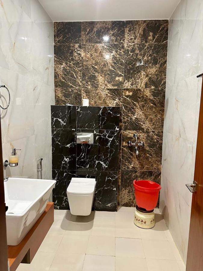 Royal Heritage Hotel & Resort Ayodhya Extérieur photo