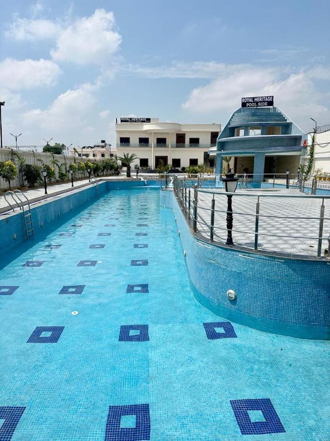 Royal Heritage Hotel & Resort Ayodhya Extérieur photo