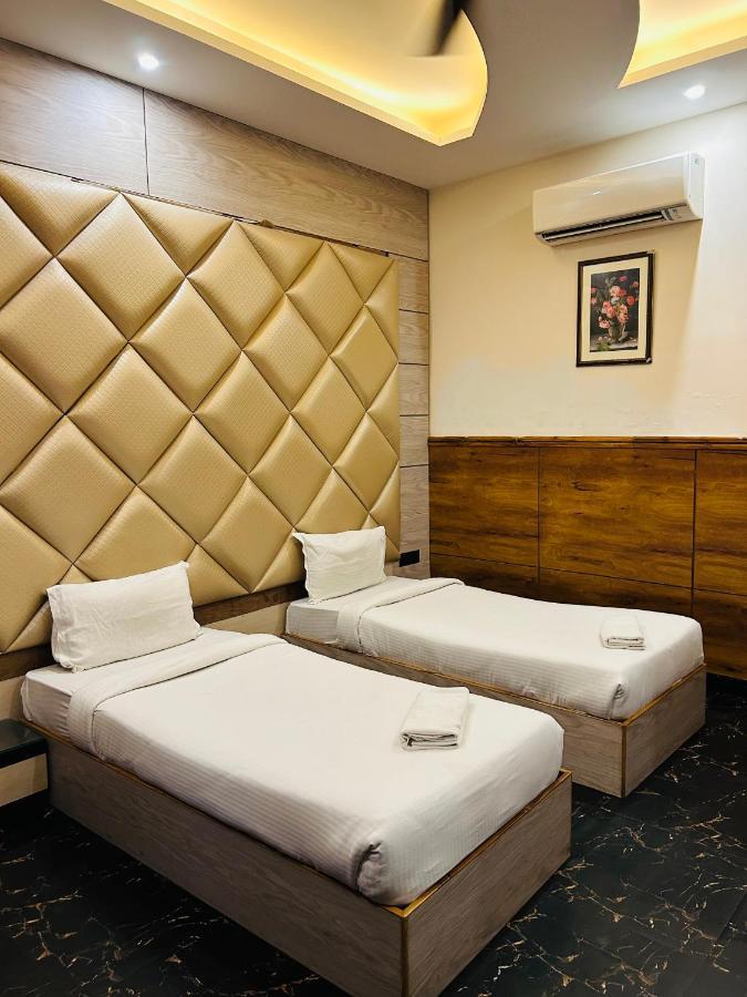 Royal Heritage Hotel & Resort Ayodhya Extérieur photo