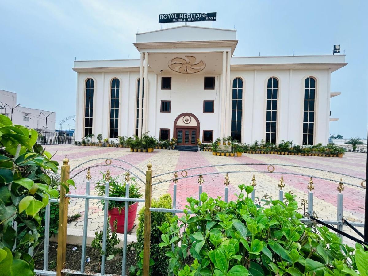 Royal Heritage Hotel & Resort Ayodhya Extérieur photo