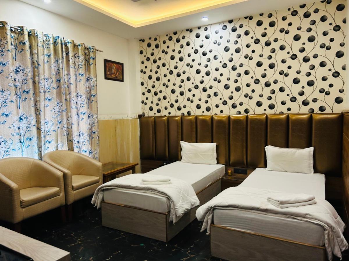 Royal Heritage Hotel & Resort Ayodhya Extérieur photo